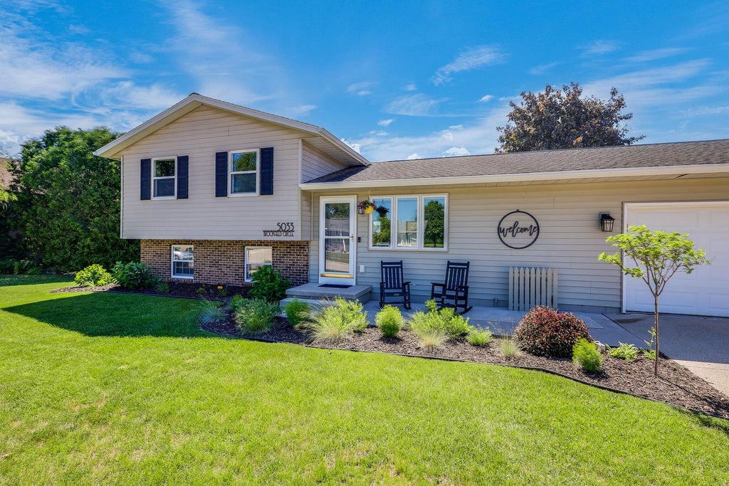Photo of 5033 Brookfield CIRCLE, Manitowoc, WI 54220 (MLS # 1967564)