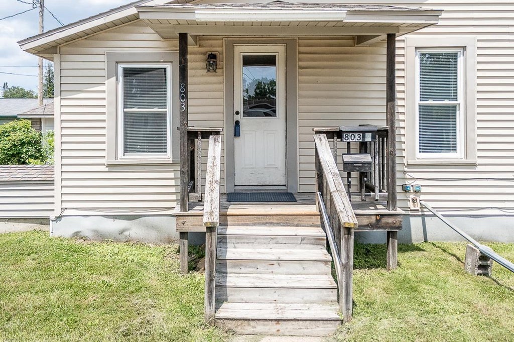 Photo of 803 Shiocton STREET, New London, WI 54961 (MLS # 50328687)