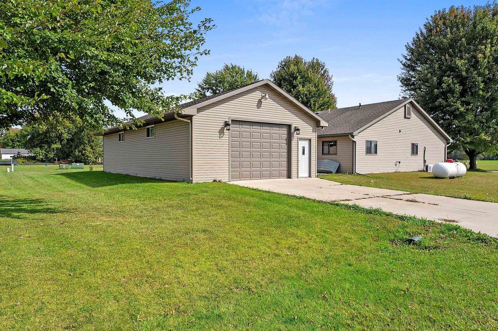 Photo of 1150 Schabow STREET, Gresham, WI 54128 (MLS # 50315971)