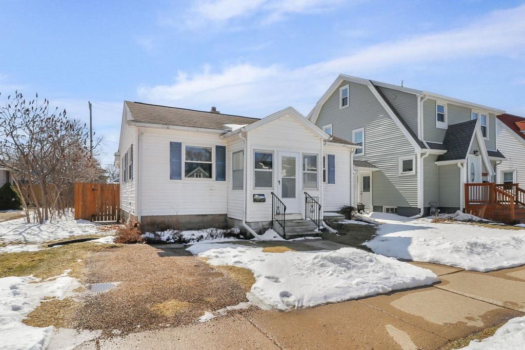 Photo of 2513 Moland STREET, Madison, WI 53704 (MLS # 2019071)