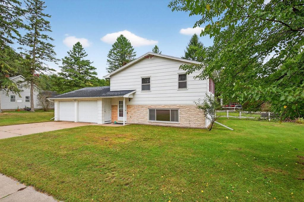 Photo of 2610 Gaynor AVENUE, Wisconsin Rapids, WI 54495 (MLS # 22602087)