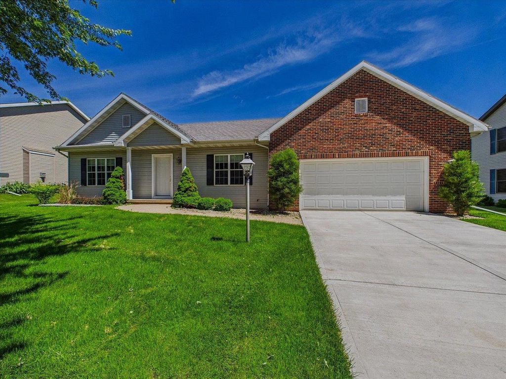 Photo of 507 Galway TERRACE, Cottage Grove, WI 53527 (MLS # 2026174)