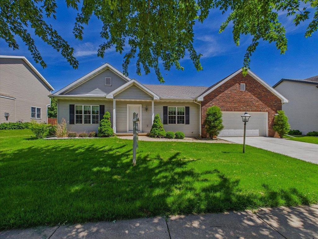 Photo of 507 Galway TERRACE, Cottage Grove, WI 53527 (MLS # 2026174)