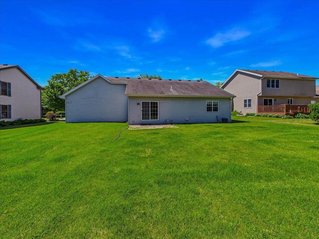 Photo of 507 Galway TERRACE, Cottage Grove, WI 53527 (MLS # 2026174)