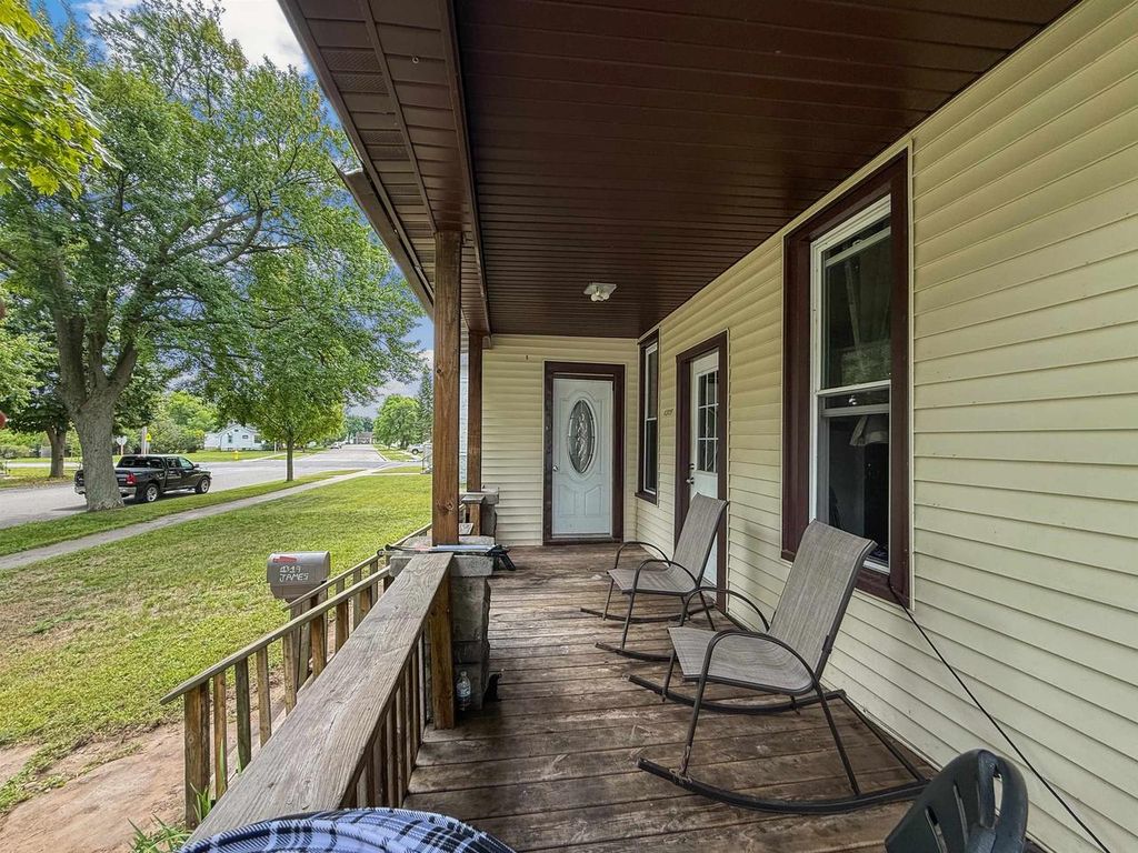 Photo of 1319 8th STREET, Marinette, WI 54143 (MLS # 50326542)