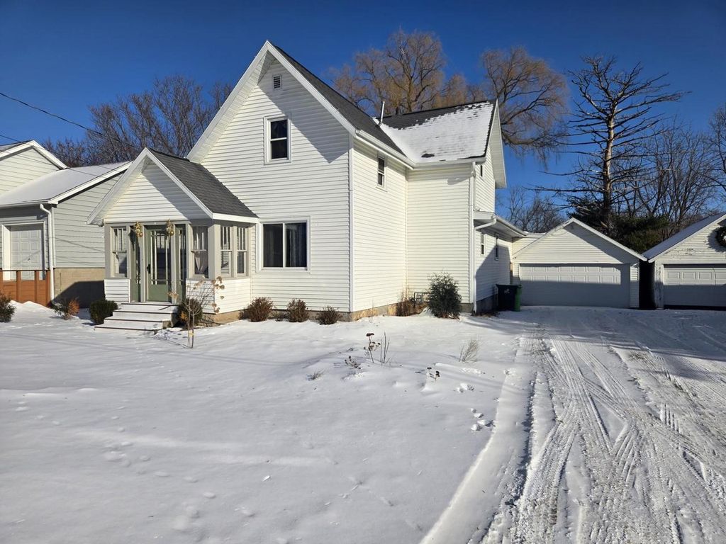 Photo of 226 S High STREET, Markesan, WI 53946 (MLS # 2010143)