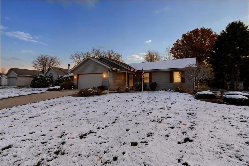 Photo of 1520 Shannon DRIVE, Janesville, WI 53546 (MLS # 2011807)