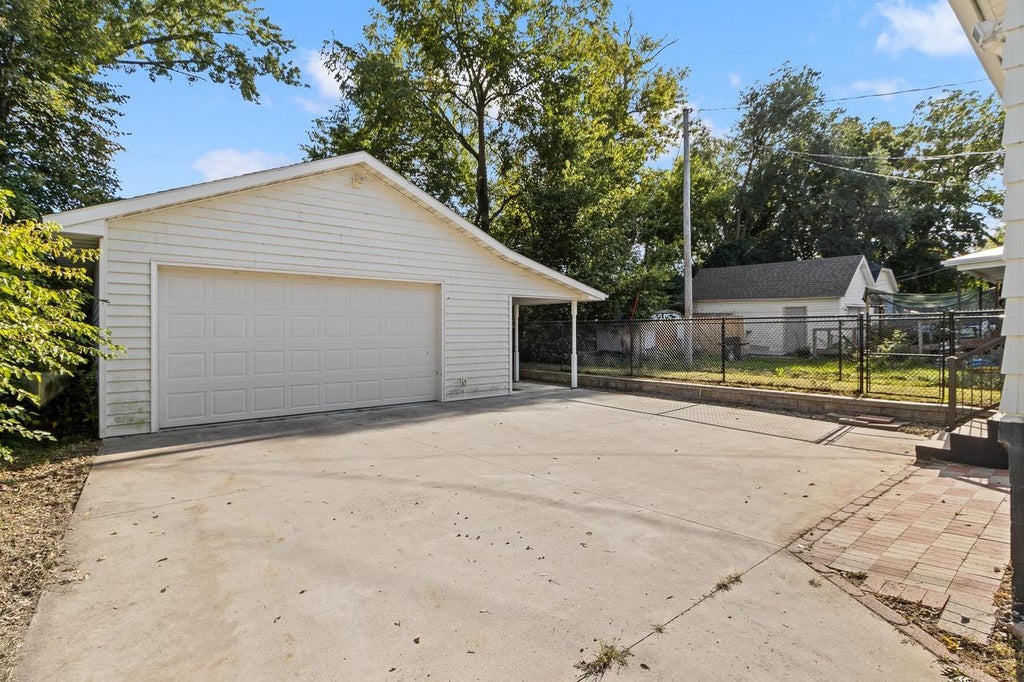 Photo of 306 W Edgewater STREET, Portage, WI 53901 (MLS # 2032503)