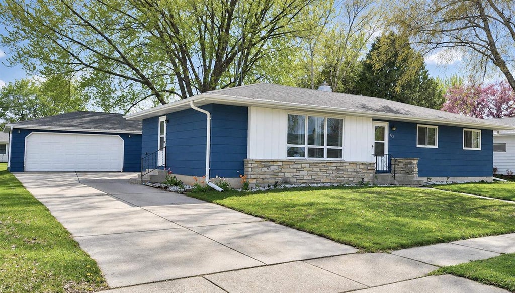 Photo of 215 Center STREET, North Fond Du Lac, WI 54937 (MLS # 50334955)
