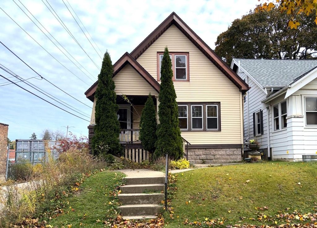 Photo of 3480 N Bremen STREET, Milwaukee, WI 53212 (MLS # 1942570)