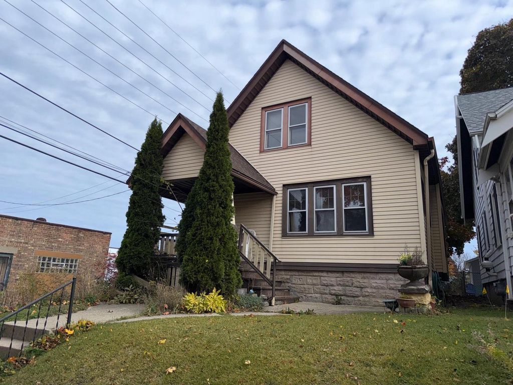 Photo of 3480 N Bremen STREET, Milwaukee, WI 53212 (MLS # 1942570)