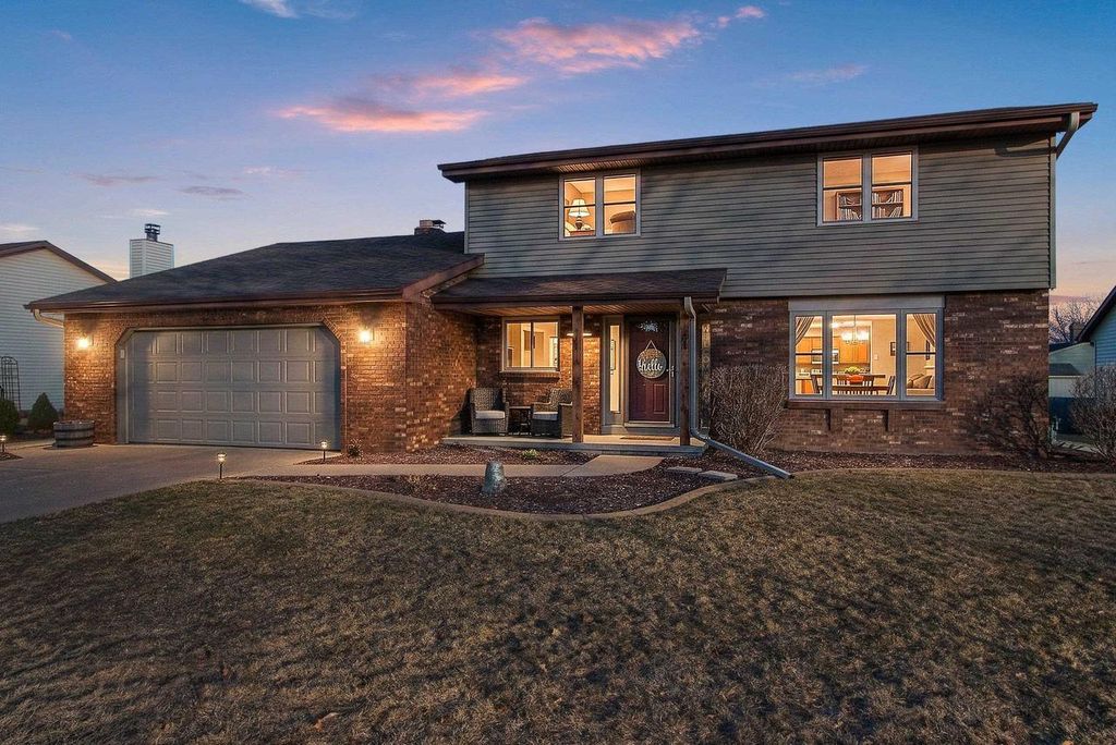 Photo of 2441 Ingold COURT, Green Bay, WI 54313 (MLS # 50321919)