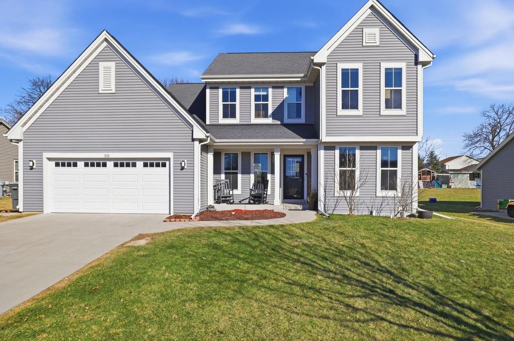 Photo of 717 Chadwick DRIVE, Watertown, WI 53094 (MLS # 1957964)