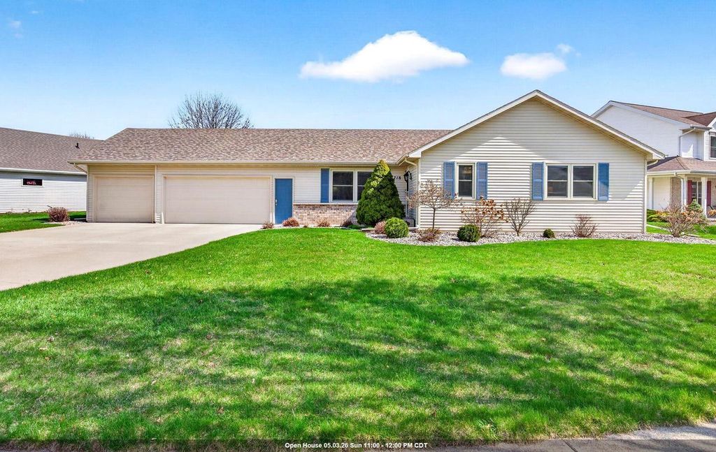 Photo of 718 Applewood DRIVE, Kimberly, WI 54136 (MLS # 50324359)