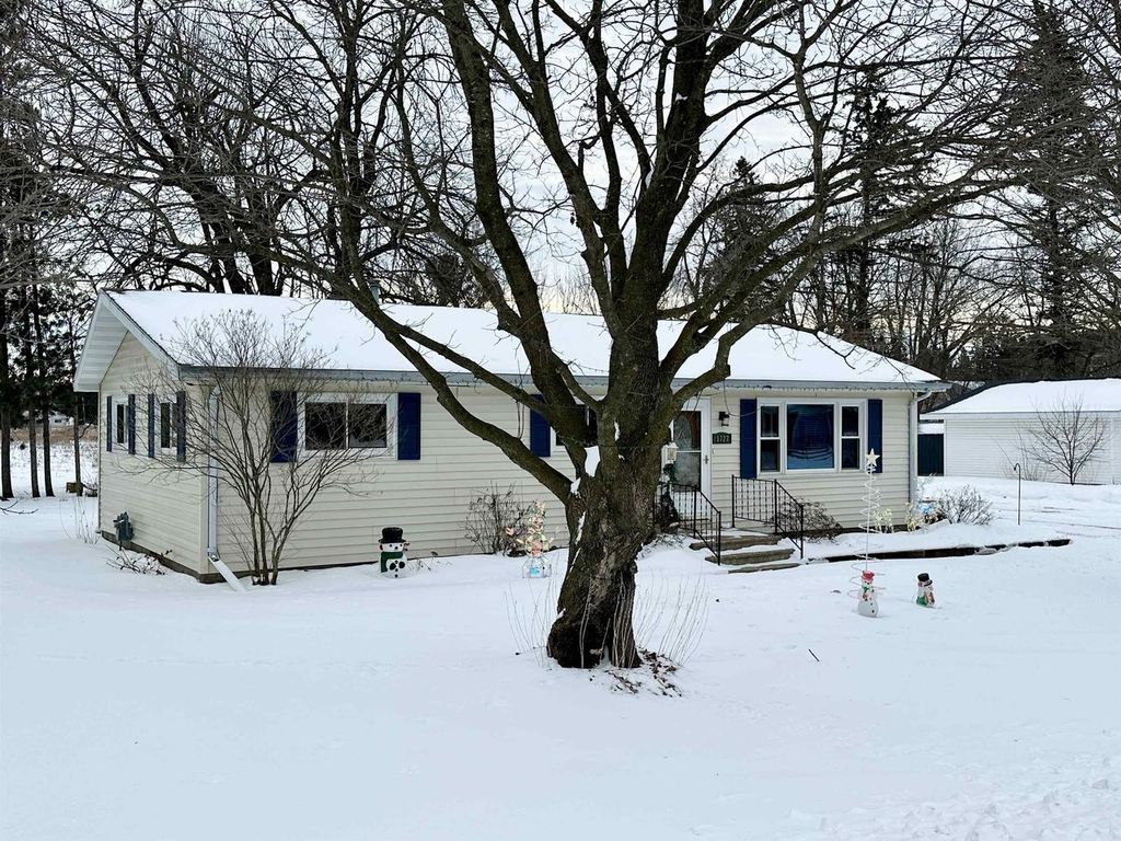 Photo of 1727 N Superior STREET, Antigo, WI 54409 (MLS # 22600716)