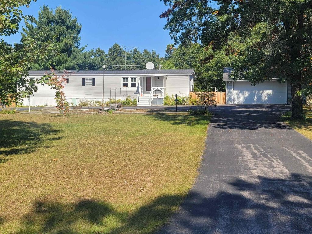 Photo of 292 Ember DRIVE, Oxford, WI 53952 (MLS # 2008905)