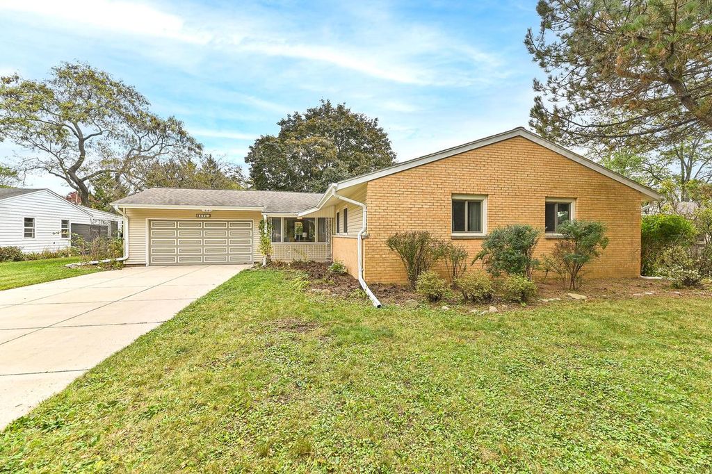 Photo of 8590 N Regent ROAD, Fox Point, WI 53217 (MLS # 1939310)