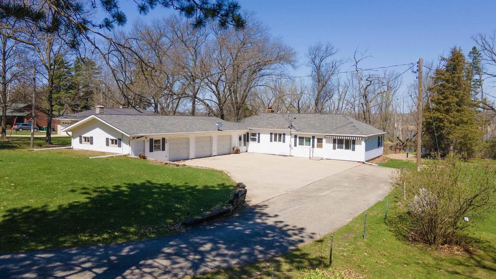 Photo of N8706 Landing ROAD, Berlin, WI 54923 (MLS # 50324364)