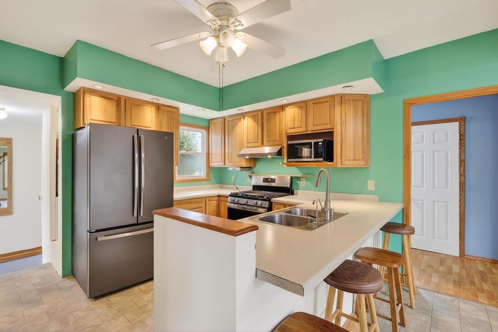 Photo of 810 17th Avenue South Ave, Wisconsin Rapids, WI 54495 (MLS # 22600979)