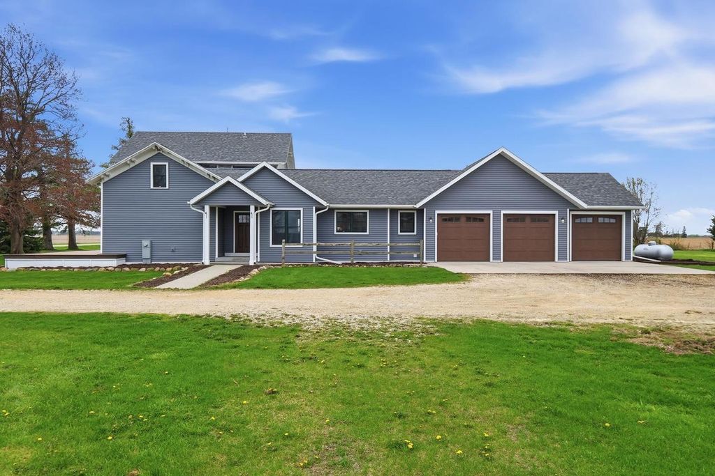 Photo of 413 N Tarrant ROAD, Janesville, WI 53546 (MLS # 2021384)