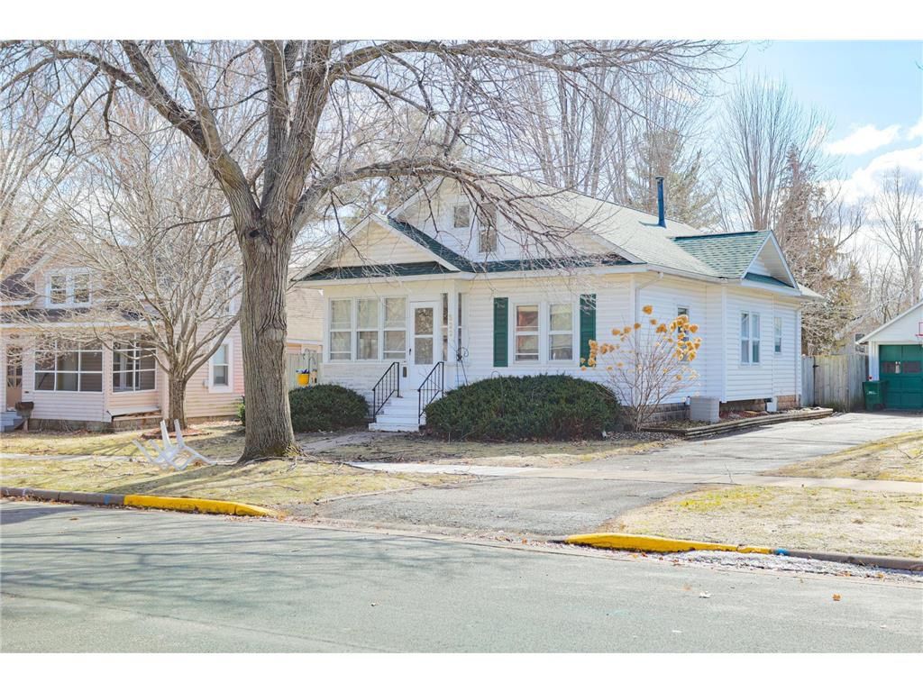 Photo of 522 E Walnut STREET, River Falls, WI 54022 (MLS # 7036602)