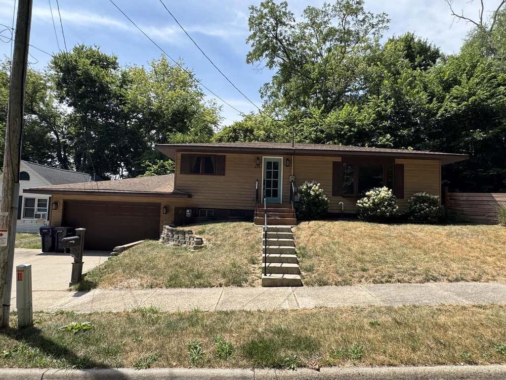Photo of 625 Thomas STREET, Janesville, WI 53545 (MLS # 2029349)