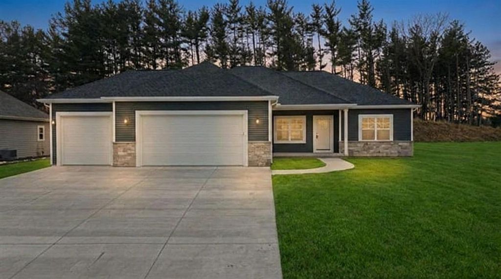 Photo of 3740 N Woodbury LANE, Janesville, WI 53545 (MLS # 2015952)