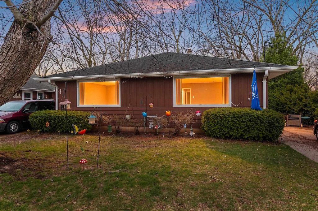 Photo of 612 Knight AVENUE, Neenah, WI 54956 (MLS # 50323820)