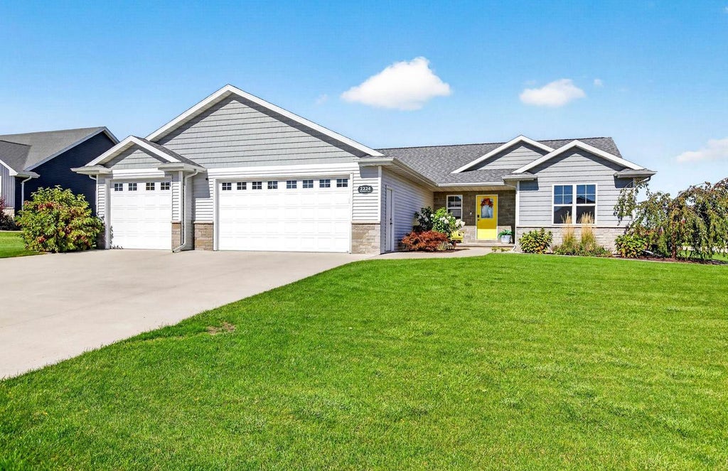 Photo of 2224 Madelynn LANE, Neenah, WI 54956 (MLS # 50334094)