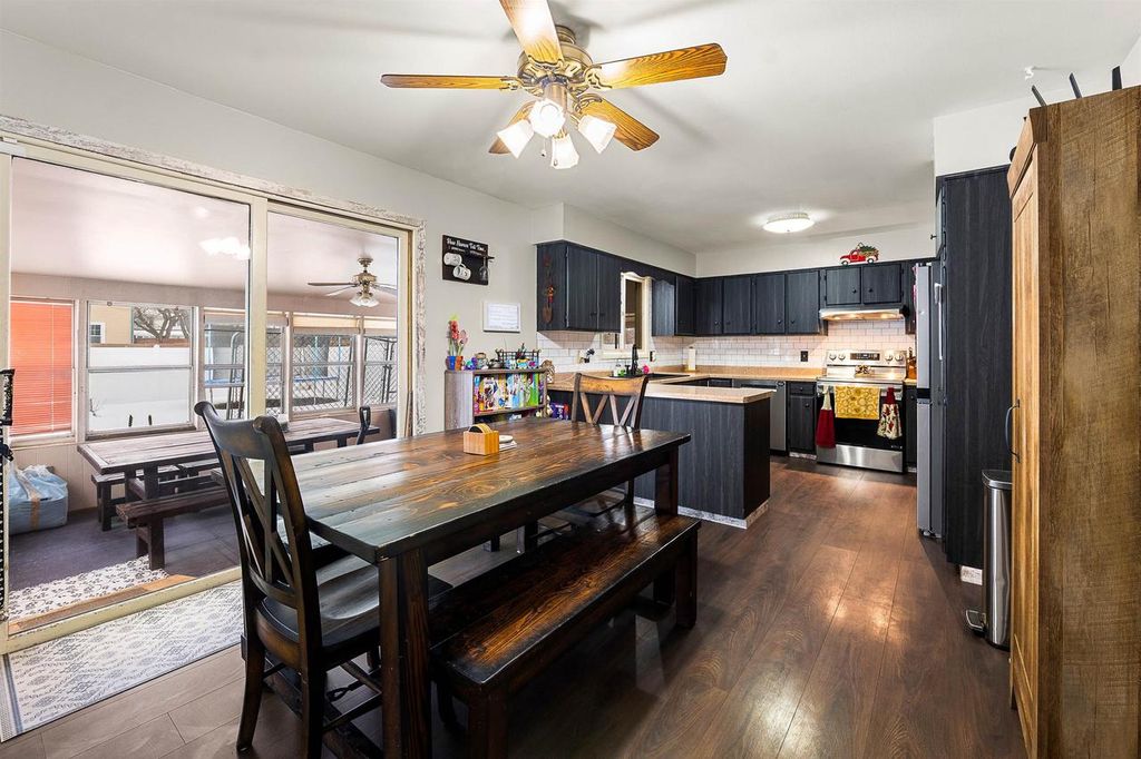 Photo of 125 Parkway COURT, Fond Du Lac, WI 54935 (MLS # 50320841)