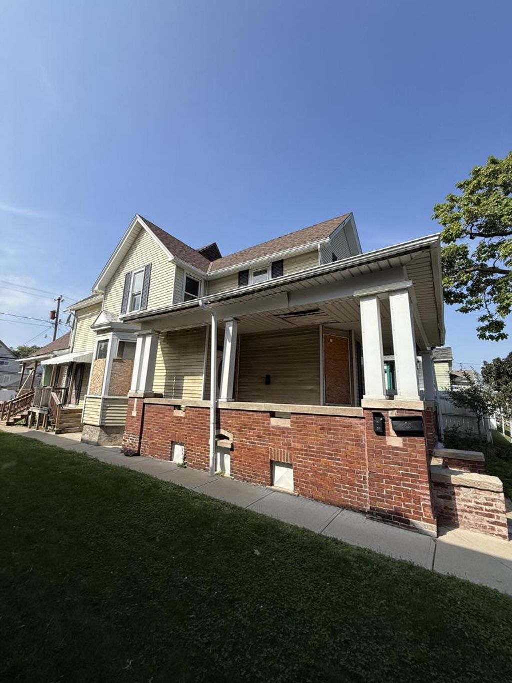 Photo of 1639 S 11th STREET, Milwaukee, WI 53204 (MLS # 1935201)