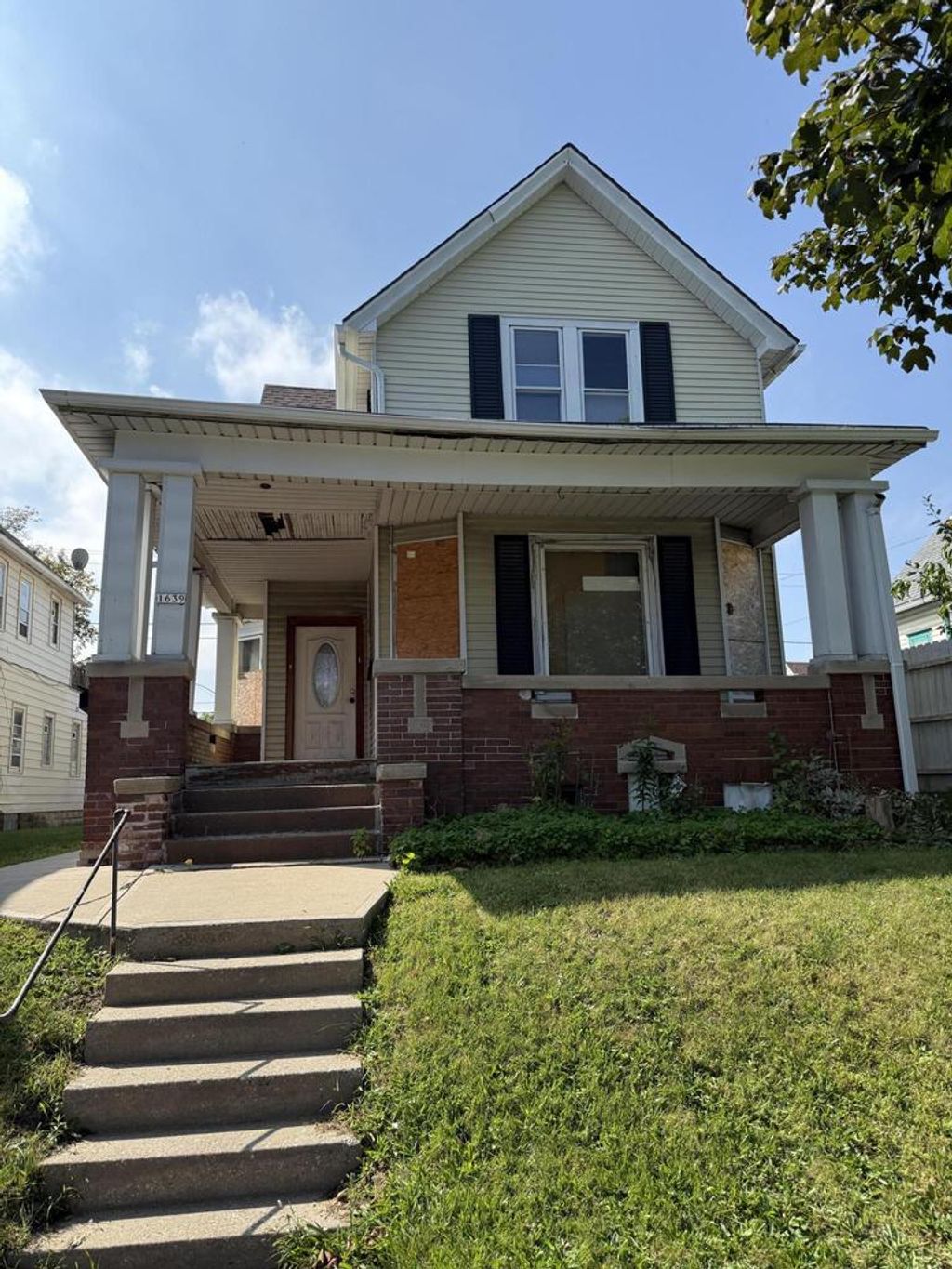 Photo of 1639 S 11th STREET, Milwaukee, WI 53204 (MLS # 1935201)