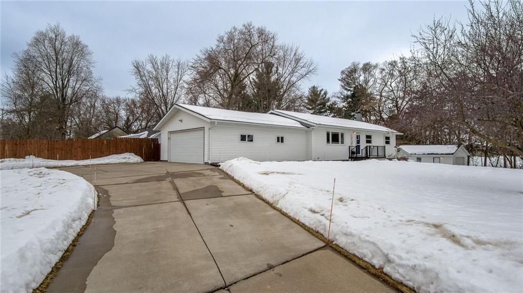 Photo of 1409 Platt STREET, Eau Claire, WI 54703 (MLS # 1598259)