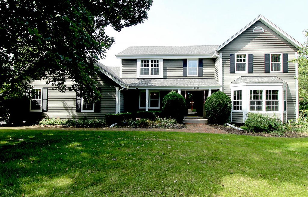 Photo of 10205 N Kenilworth CIRCLE, Mequon, WI 53092 (MLS # 1980603)