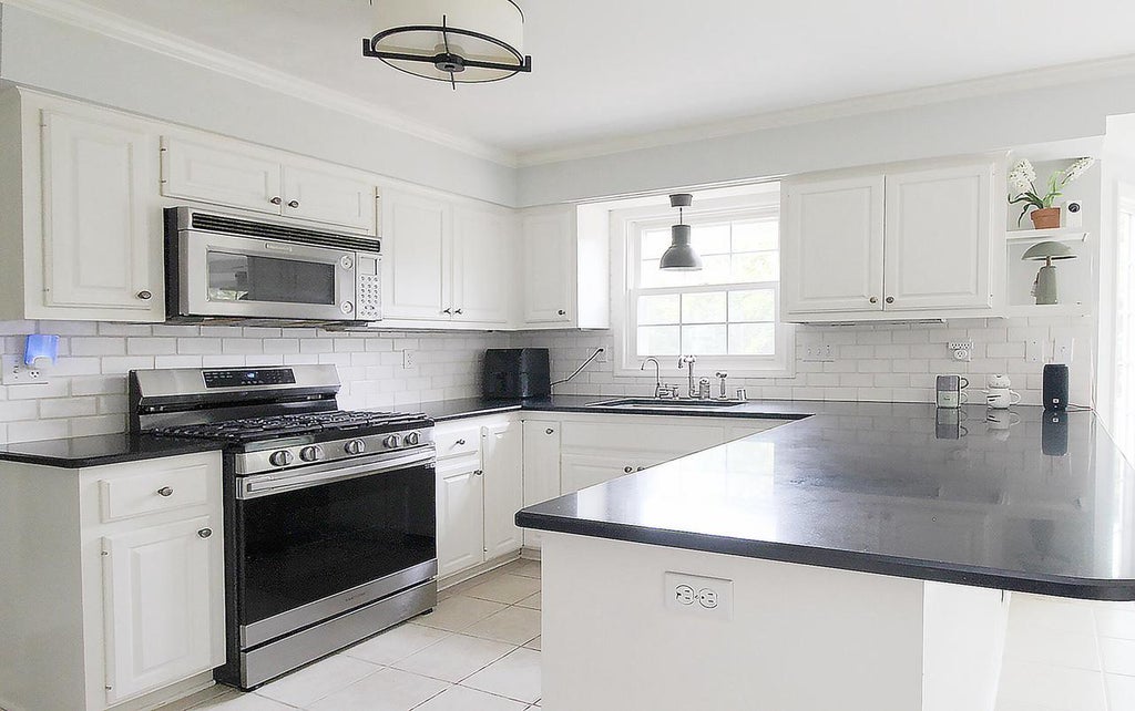 Photo of 10205 N Kenilworth CIRCLE, Mequon, WI 53092 (MLS # 1980603)