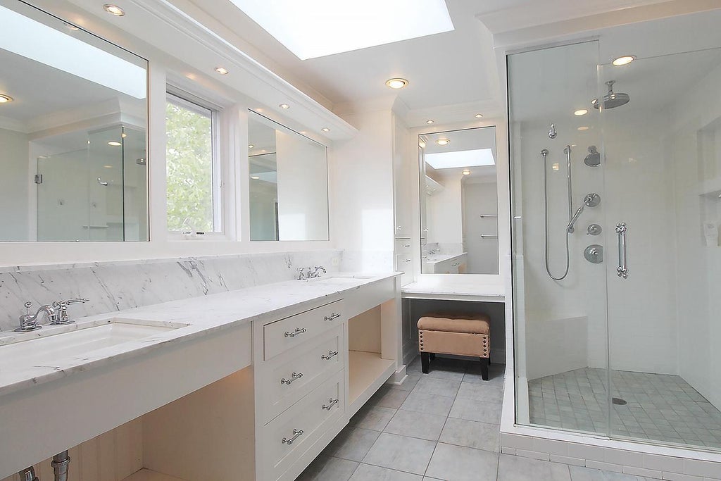 Photo of 10205 N Kenilworth CIRCLE, Mequon, WI 53092 (MLS # 1980603)