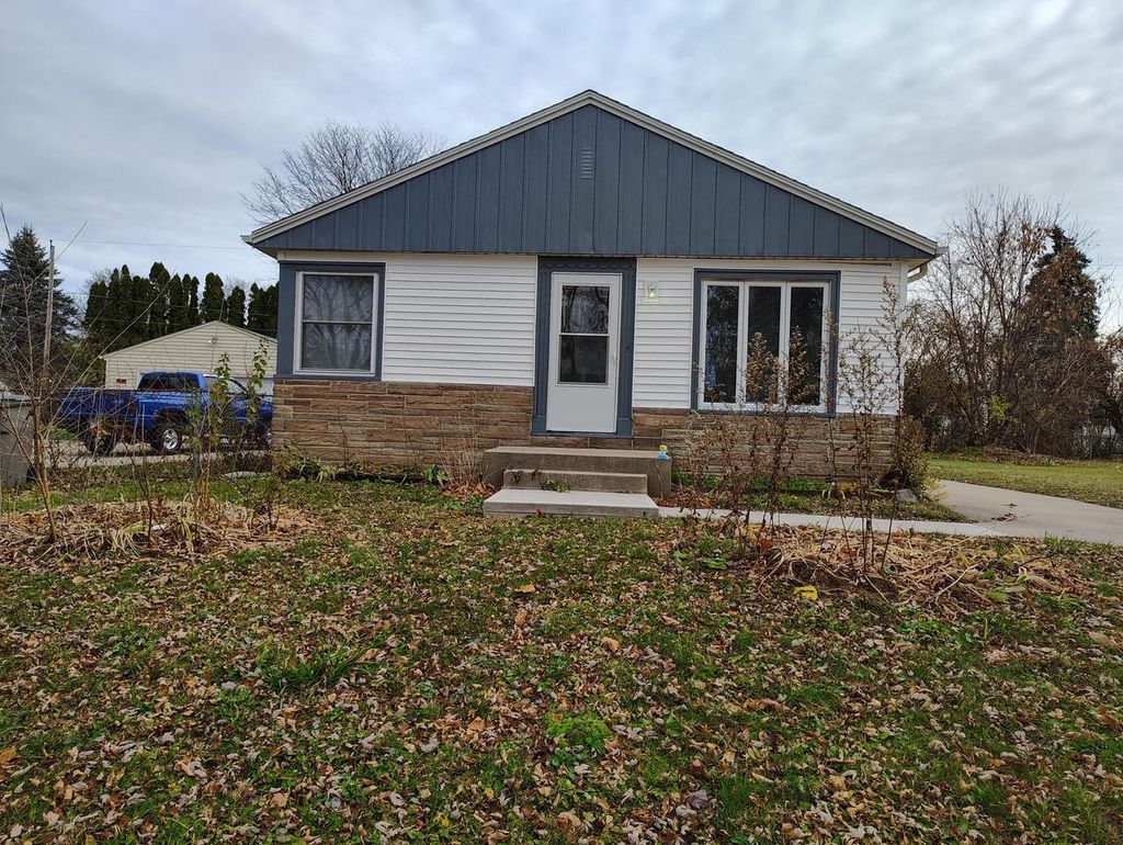 Photo of 5270 N 58th STREET, Milwaukee, WI 53218 (MLS # 1944134)