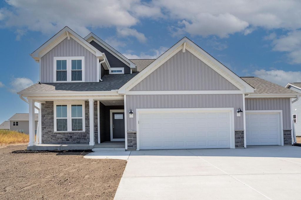 Photo of 1690 Whalen DRIVE, Oconomowoc, WI 53066 (MLS # 1935194)