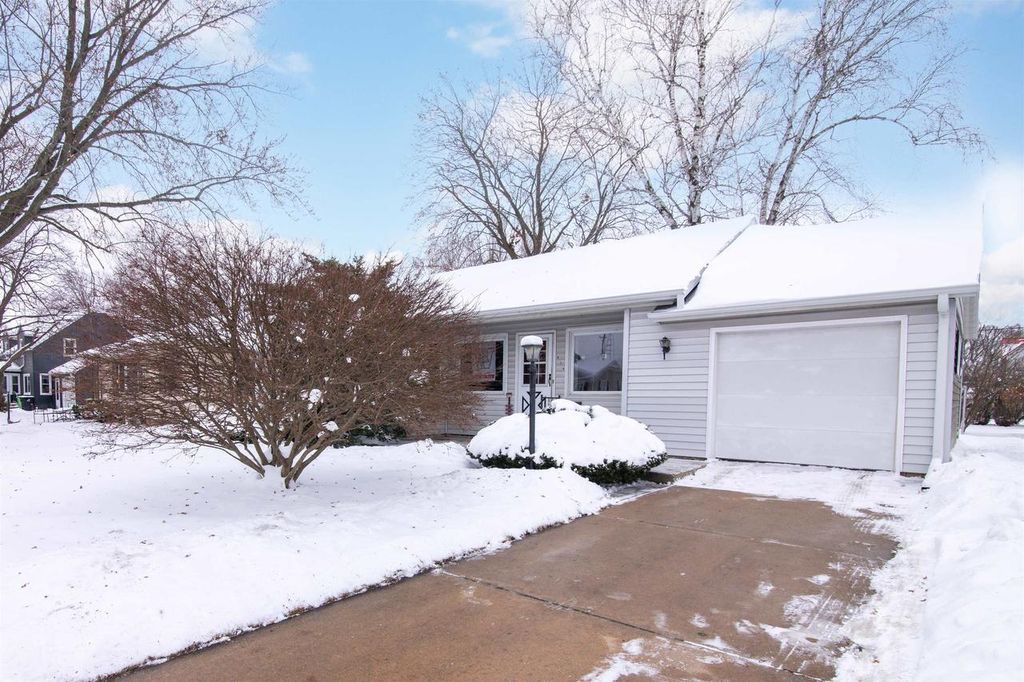 Photo of 614 Carrington STREET, Waupun, WI 53963 (MLS # 2013570)