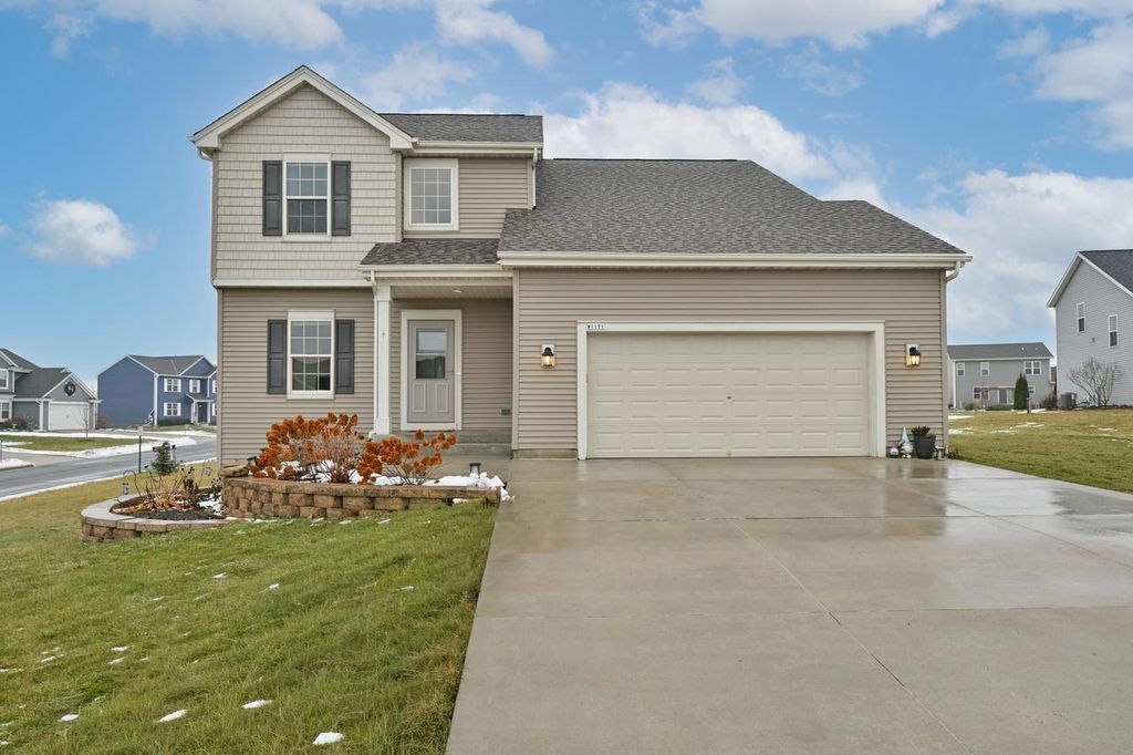 Photo of W1171 Meadowsweet PASS, Ixonia, WI 53036 (MLS # 1946532)