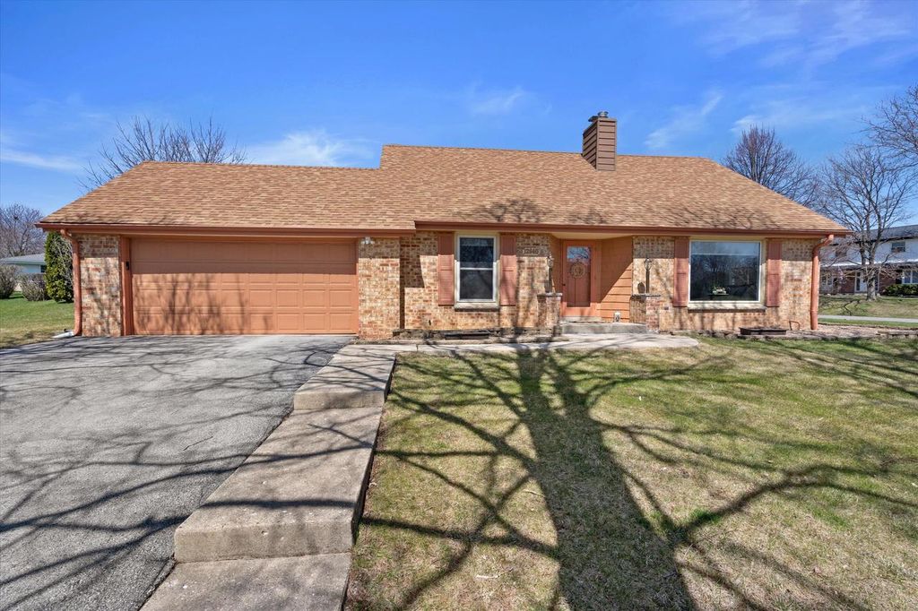 Photo of 12640 W Wilbur DRIVE, New Berlin, WI 53151 (MLS # 1955390)