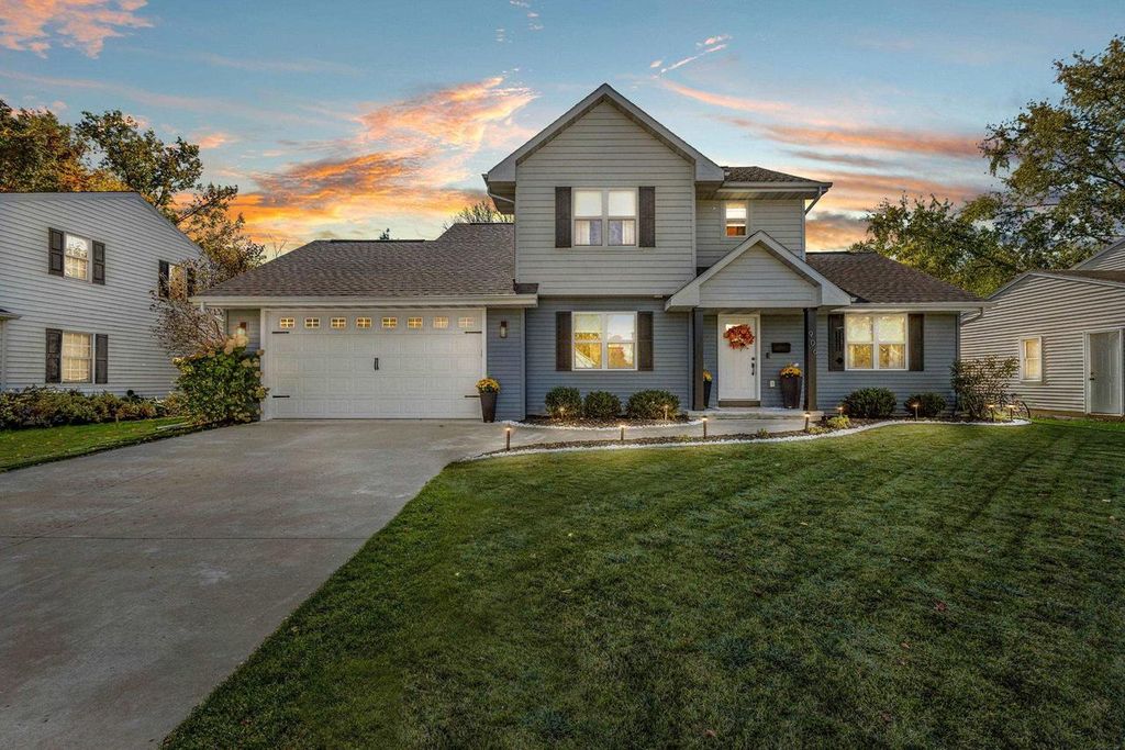 Photo of 906 Karl STREET, Green Bay, WI 54301 (MLS # 50317156)