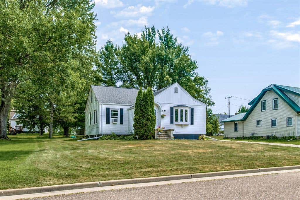 Photo of 614 Park AVENUE, Stanley, WI 54768 (MLS # 1603785)
