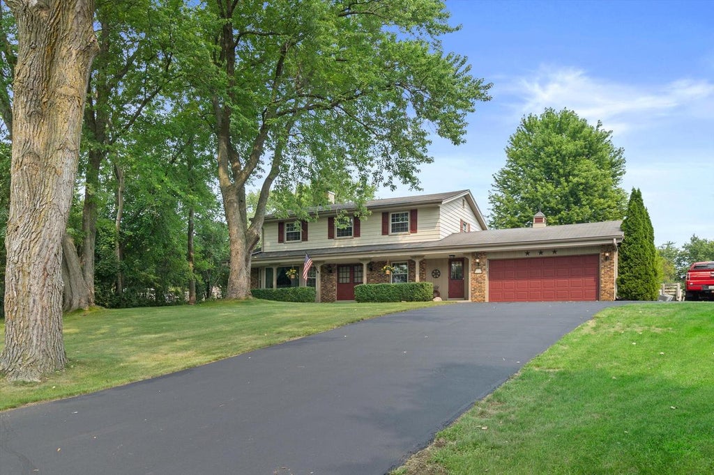 Photo of W227S4508 Patricia LANE, Waukesha, WI 53189 (MLS # 1976525)