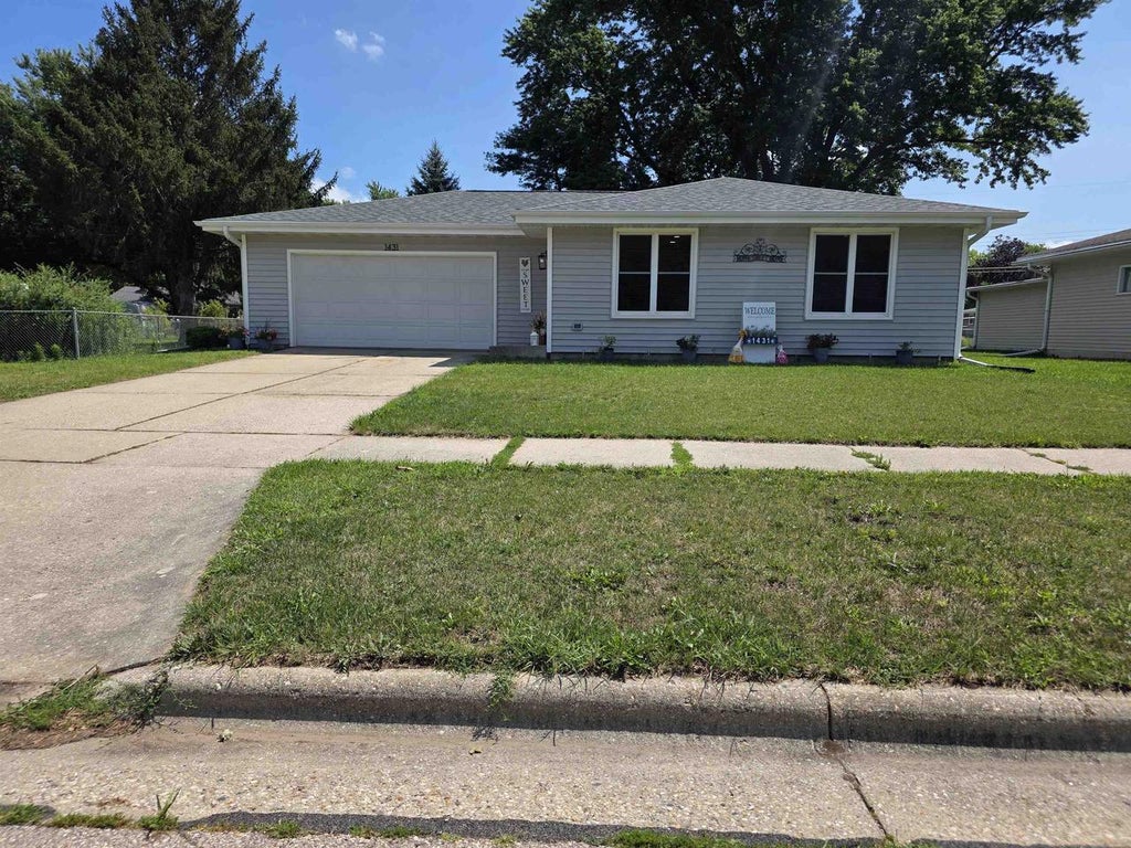 Photo of 1431 S Chatham STREET, Janesville, WI 53546 (MLS # 2029611)