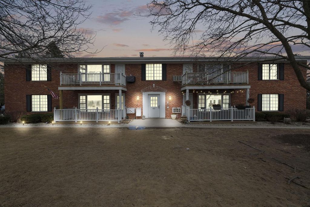 Photo of 612 Laurel Lake ROAD #8, Thiensville, WI 53092 (MLS # 1934151)