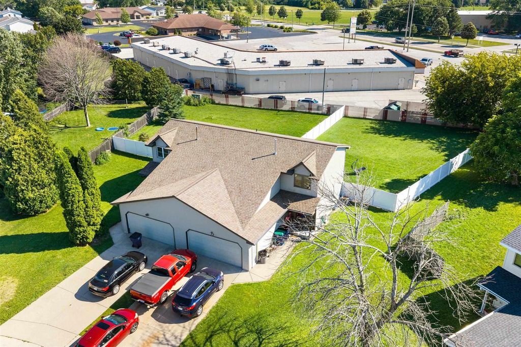 Photo of 2744 Monaco DRIVE, Green Bay, WI 54311 (MLS # 50329305)