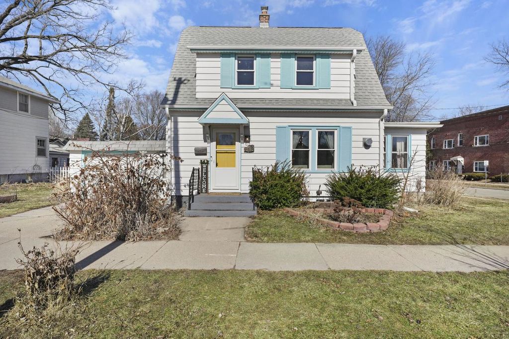 Photo of 2418 Bashford AVENUE, Madison, WI 53704 (MLS # 2016356)