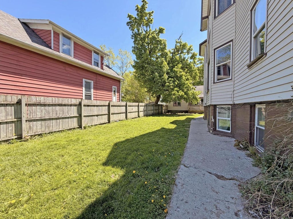 Photo of 1533 Winslow STREET #1535, Racine, WI 53404 (MLS # 1976242)