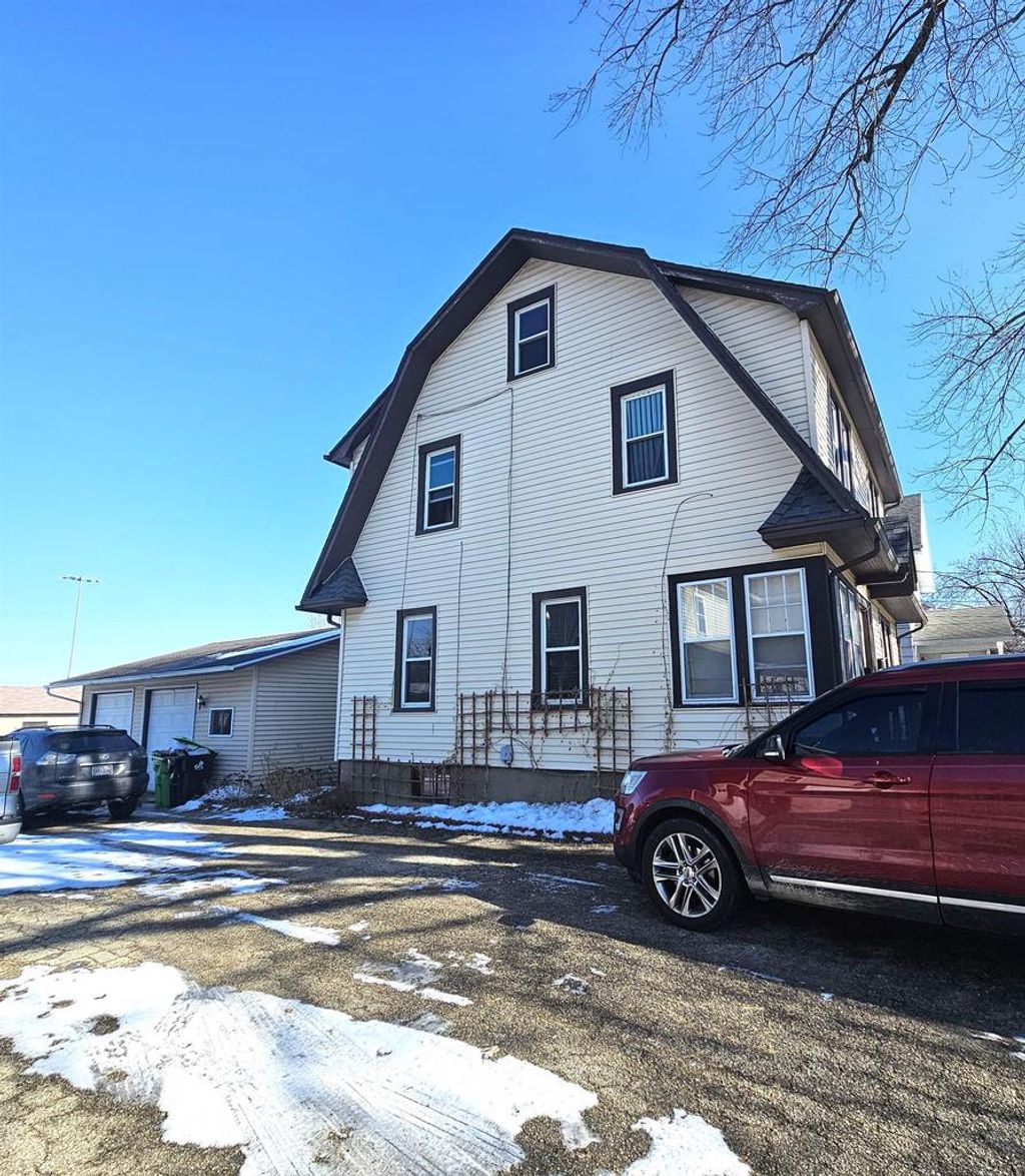 Photo of 422 Jackson STREET, Waupun, WI 53963 (MLS # 2016524)